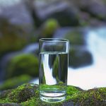 5 Manfaat Minum Air Hangat Pagi Hari